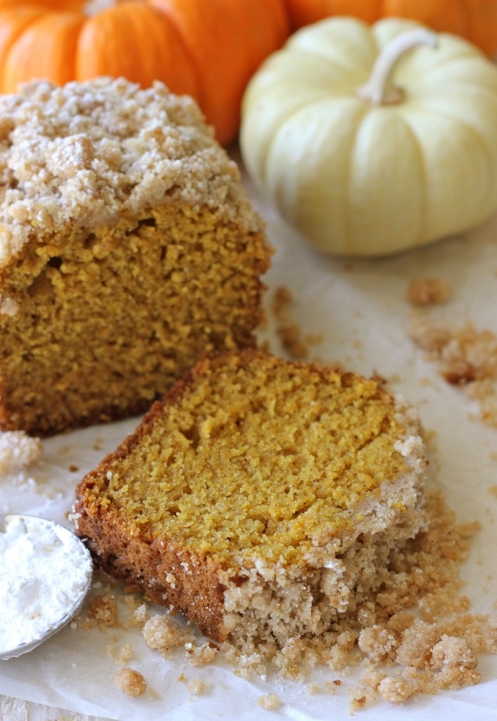 Crumbly Pumpkin Bread - With lightened-up options, this can be eaten guilt-free! And the crumb topping is out of this world amazing!