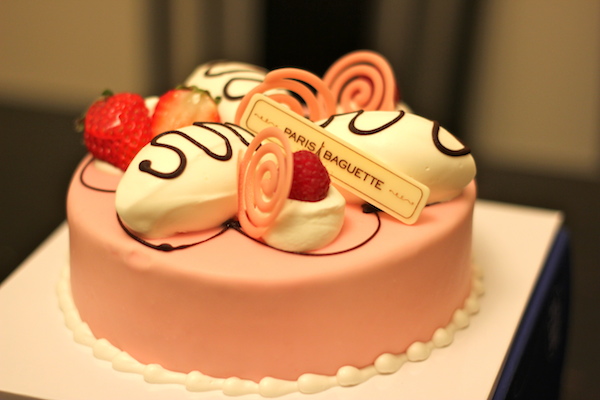 Philly Cheesesteak with Garlic Aioli - You could EASILY make this right at home without having to skimp on the cheesy, meaty goodness!