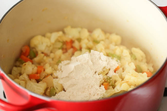 Cauliflower Chowder - A creamy, low carb, hearty and wonderfully cozy soup for those chilly nights!