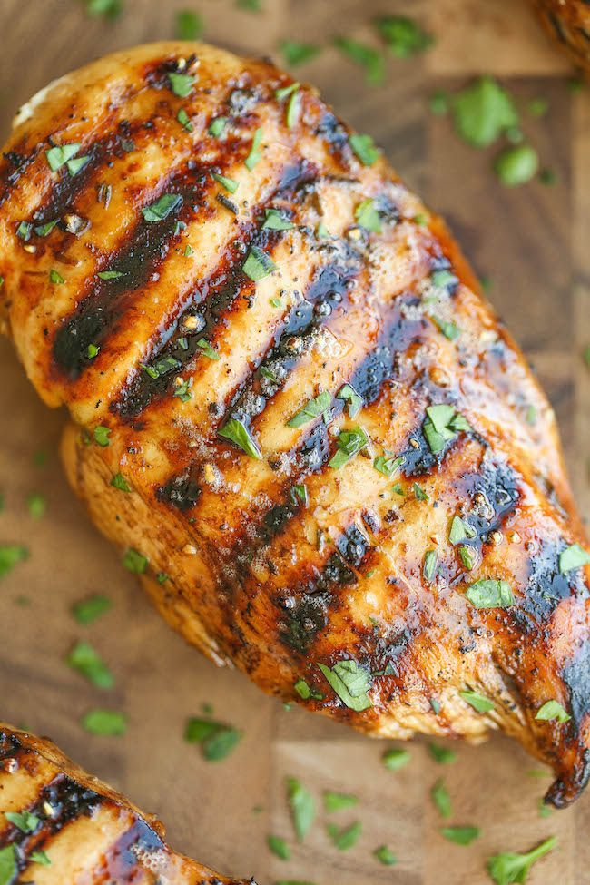 What is a simple marinade for chicken?