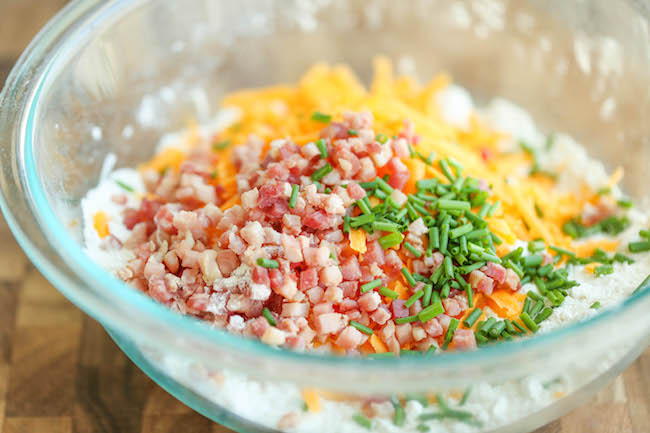 Ham and Cheese Scones - Easy peasy ham and cheddar scones perfect for any time of day - perfect as breakfast, snack-time, appetizer or with a bowl of soup!