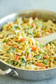 Creamy Chicken Noodle Pasta - This is like everyone's favorite chicken noodle soup except in creamy, melt-in-your-mouth pasta form! It's AMAZING.