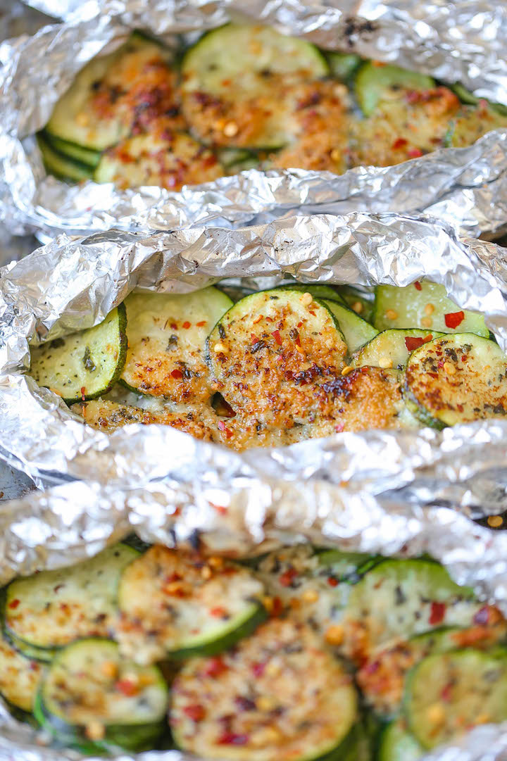 Zucchini Parmesan Foil Packets - Minimum effort, zero clean-up and easy serving! These can also be grilled or baked so you can have it anytime, anywhere!