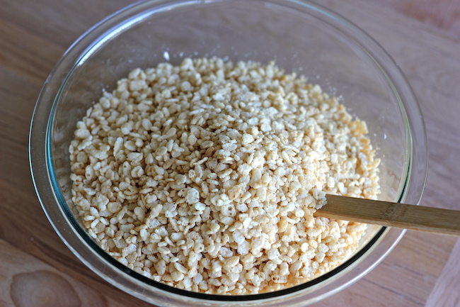 Brown Butter White Chocolate Rice Krispie Treats - How can you ever go wrong with browned butter and a decadent white chocolate glaze?!