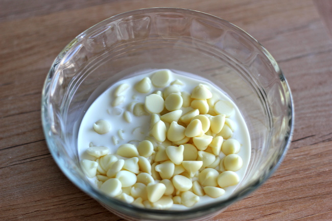 Brown Butter White Chocolate Rice Krispie Treats - How can you ever go wrong with browned butter and a decadent white chocolate glaze?!