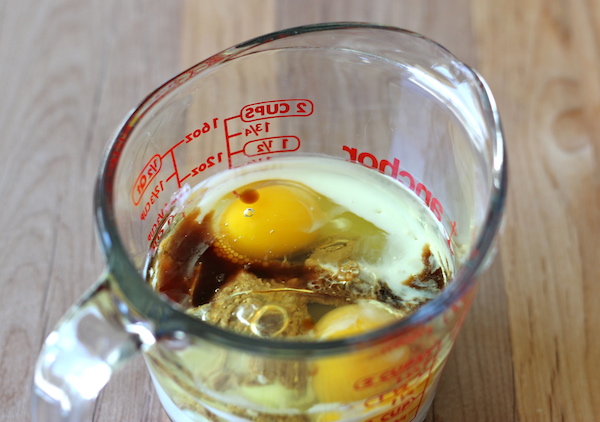 Biscoff Apple Muffins - The perfect excuse to have cookie butter in muffin form for a glorious breakfast!