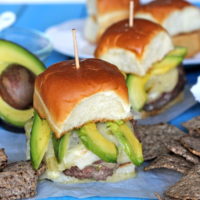 Stuffed Green Chili con Queso Cheeseburger Sliders