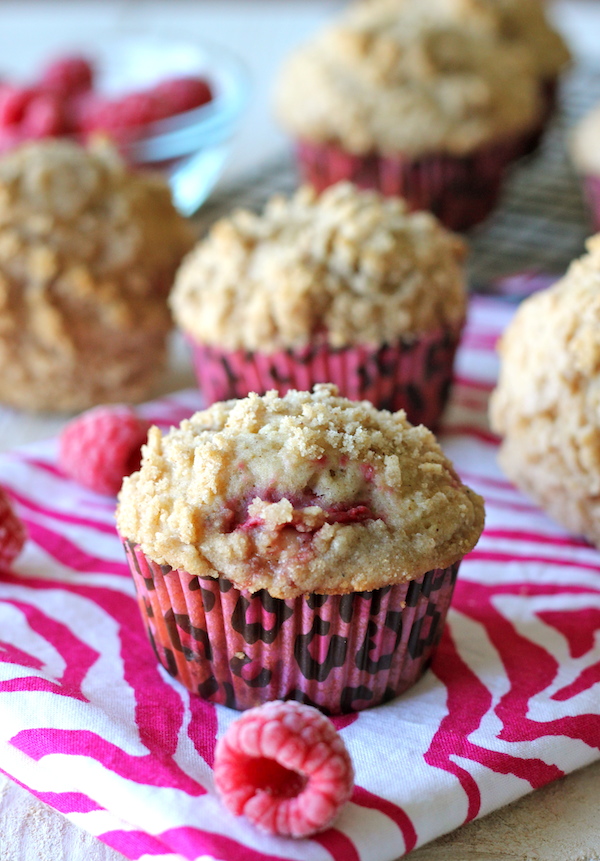 Raspberry Crumb Muffins - Start your mornings off right with these hearty muffins topped with a crumb topping that is to die for!
