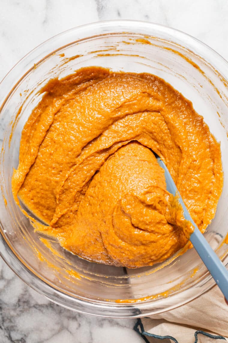 Crumbly Pumpkin Bread (SO EASY, NO MIXER!) - Mini pumpkin bread (lightened up) to satisfy that fall pumpkin craving! So moist + so flavorful.