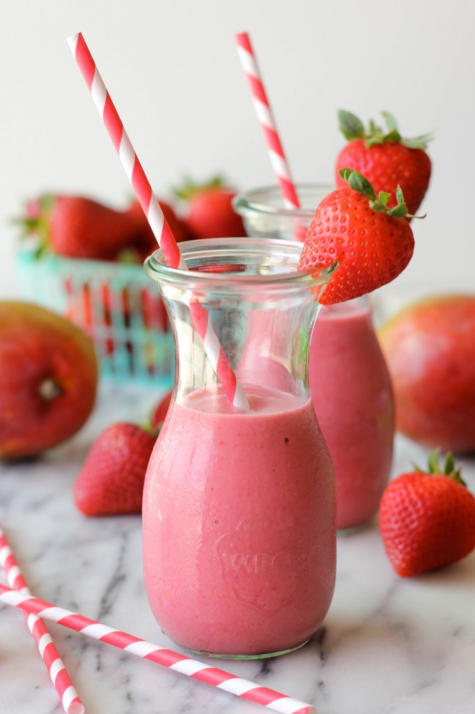 Berry Veggie Mango Smoothie - A nutritious smoothie loaded with veggies like carrots, beets, sweet potatoes and chickpeas!