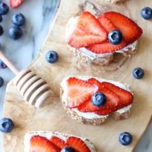 Berry Crostini with Whipped Goat Cheese