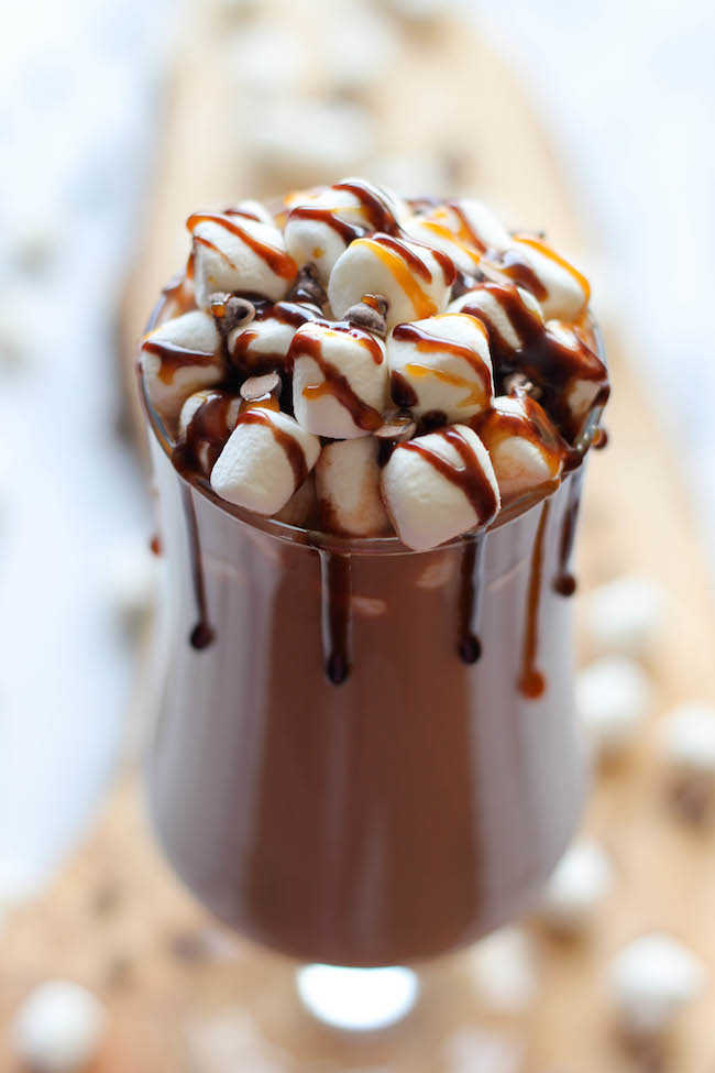 Kahlua Hot Chocolate - So cozy, so boozy, and so perfect for these chilly nights!