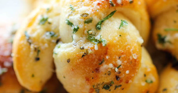 Easy Garlic Parmesan Knots