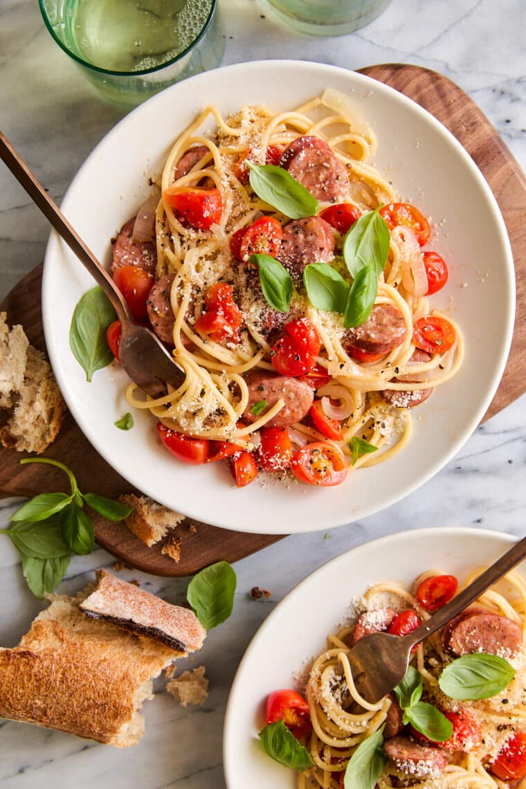 One Pot Pasta - The most simple and flavorful one pot pasta dinner with a short ingredient list. So good and so easy with minimal clean up!