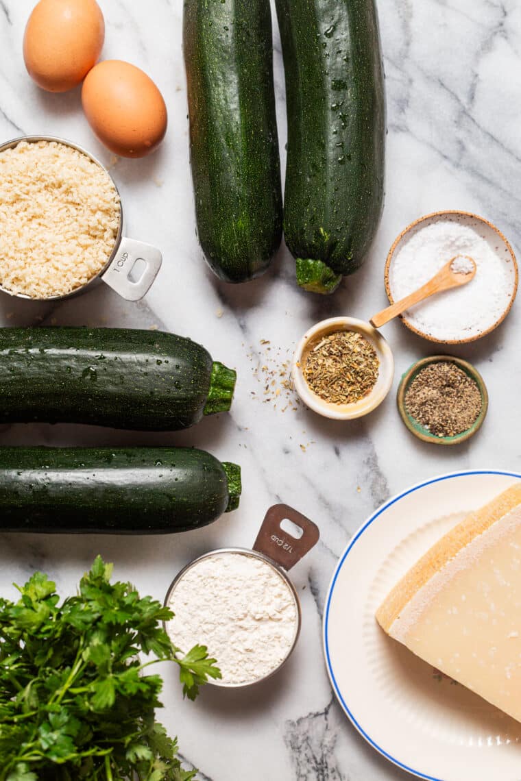 Baked Zucchini Fries - BAKED, super crispy, perfectly golden brown zucchini fries! So easy to make and such a healthier alternative to fries and chips. Yes, please!