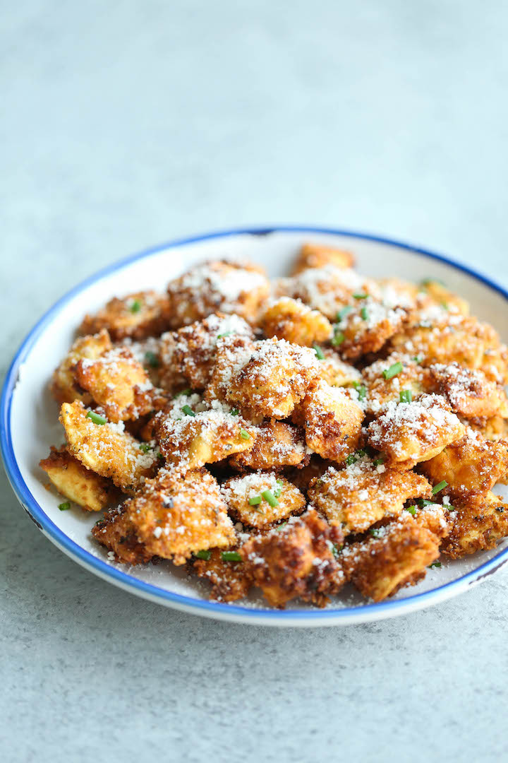 Olive Garden Toasted Ravioli - Everyone's FAVORITE appetizer easily made at home with half the calories and fat - it's healthier and tastier of course!