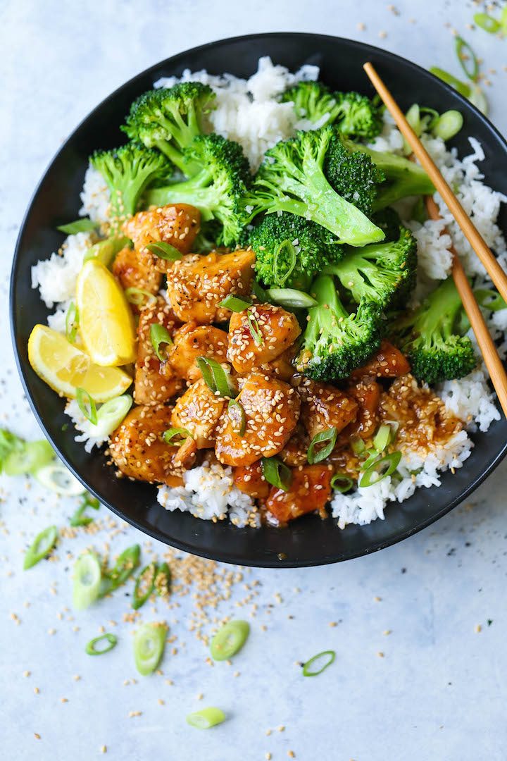 Honey Lemon Chicken and Broccoli Bowls - A takeout favorite that is sure to be a hit with the entire family! Plus, that lemon glaze is TO. DIE. FOR.