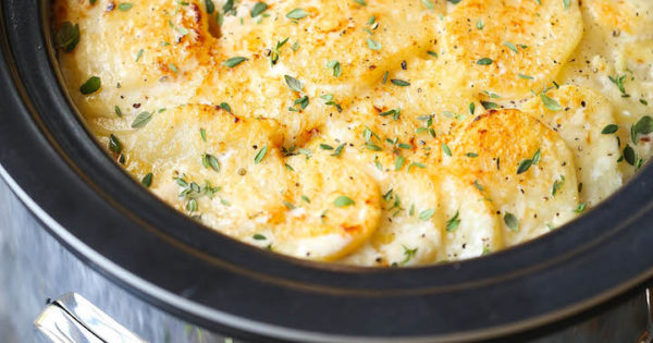 Slow Cooker Cheesy Scalloped Potatoes