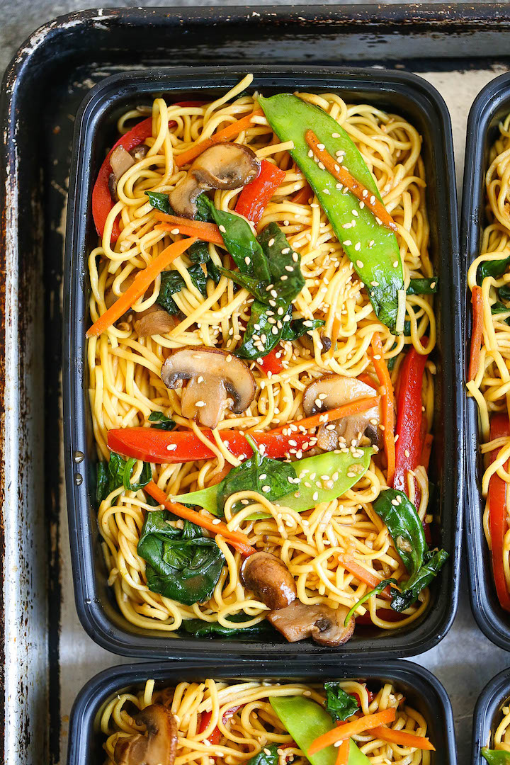 Lo Mein Meal Prep - Save time, money and calories when you prep for the entire week! Made SKINNY with whole wheat spaghetti and chockfull of veggies!