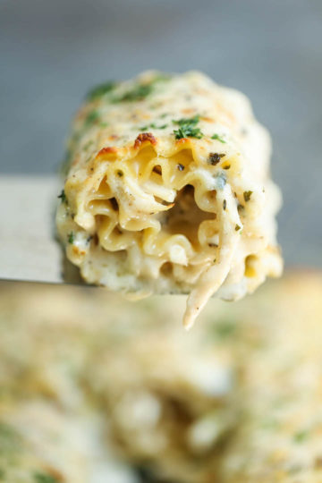 Lasagna Rolls Up with Garlic Parmesan Cream Sauce