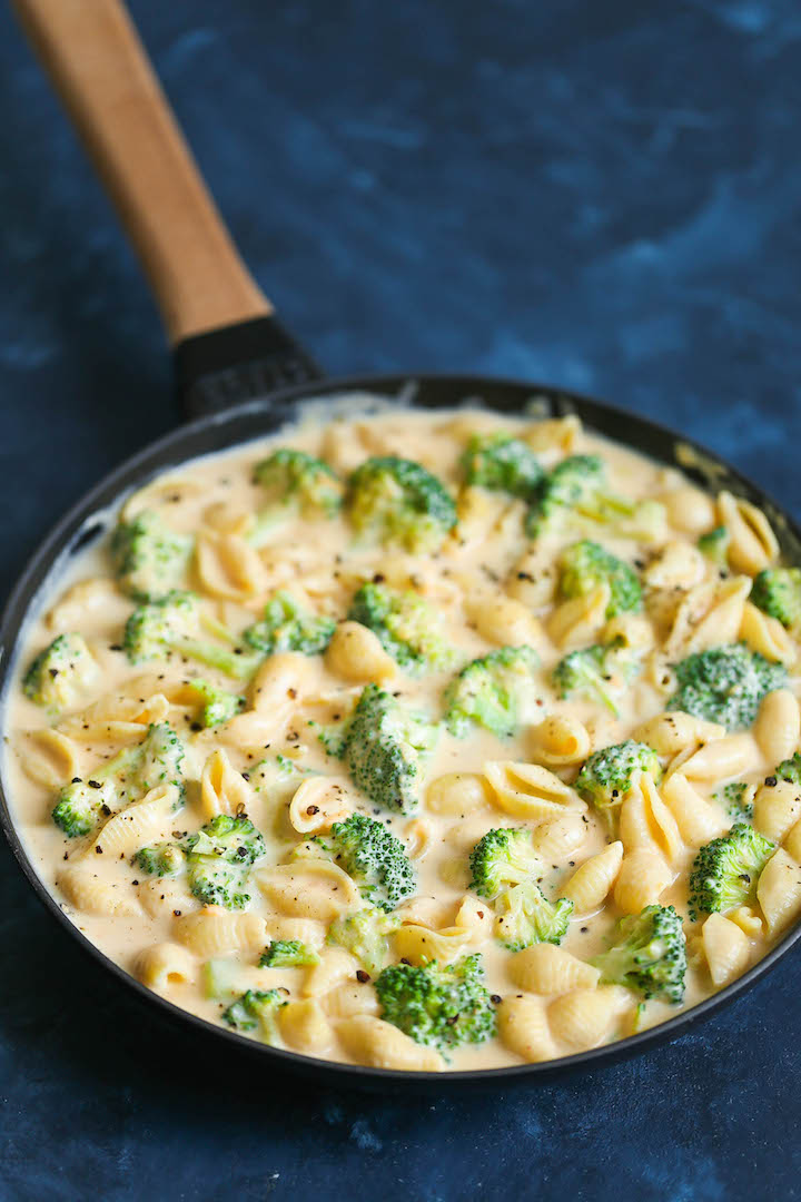 Creamy Broccoli Mac and Cheese - The EASIEST and CREAMIEST mac and cheese made in less than 30 min! Comfort food perfection! And it is the perfect way to sneak in those greens!