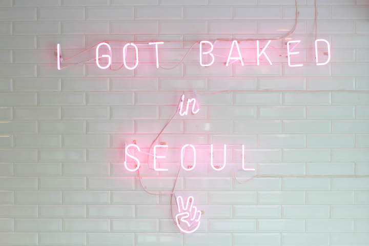 What to Eat in Seoul, South Korea - The ULTIMATE Seoul travel guide of Korean food! The most amazing, cheap and must eat street foods for all foodie lovers! 