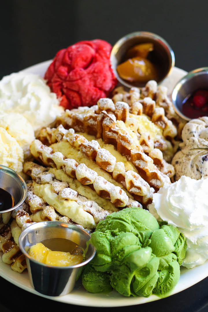 What to Eat in Seoul, South Korea - The ULTIMATE Seoul travel guide of Korean food! The most amazing, cheap and must eat street foods for all foodie lovers! 