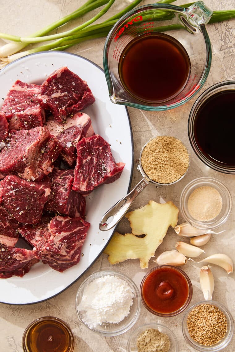 Instant Pot Korean Beef - The BEST and easiest Korean beef with 10 min prep or less! And the meat comes out amazingly juicy, flavorful and melt-in-your-mouth tender!