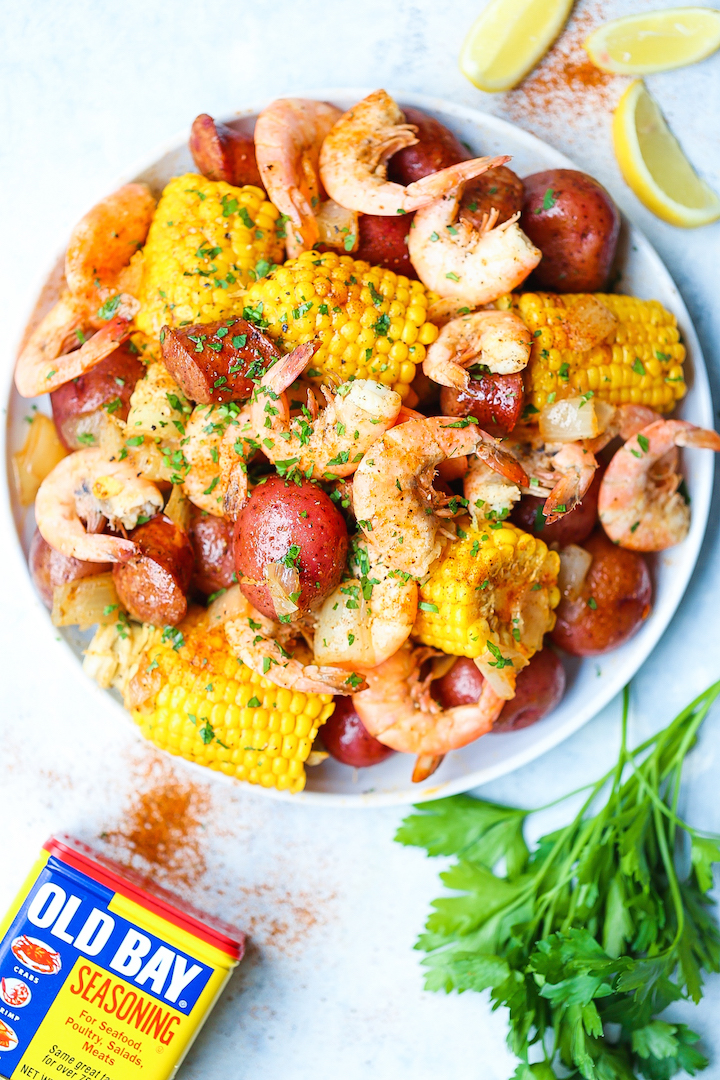 Instant Pot Shrimp Boil - Everyone's favorite low country boil can be made so easily and effortlessly right in your pressure cooker in just 6 minutes!