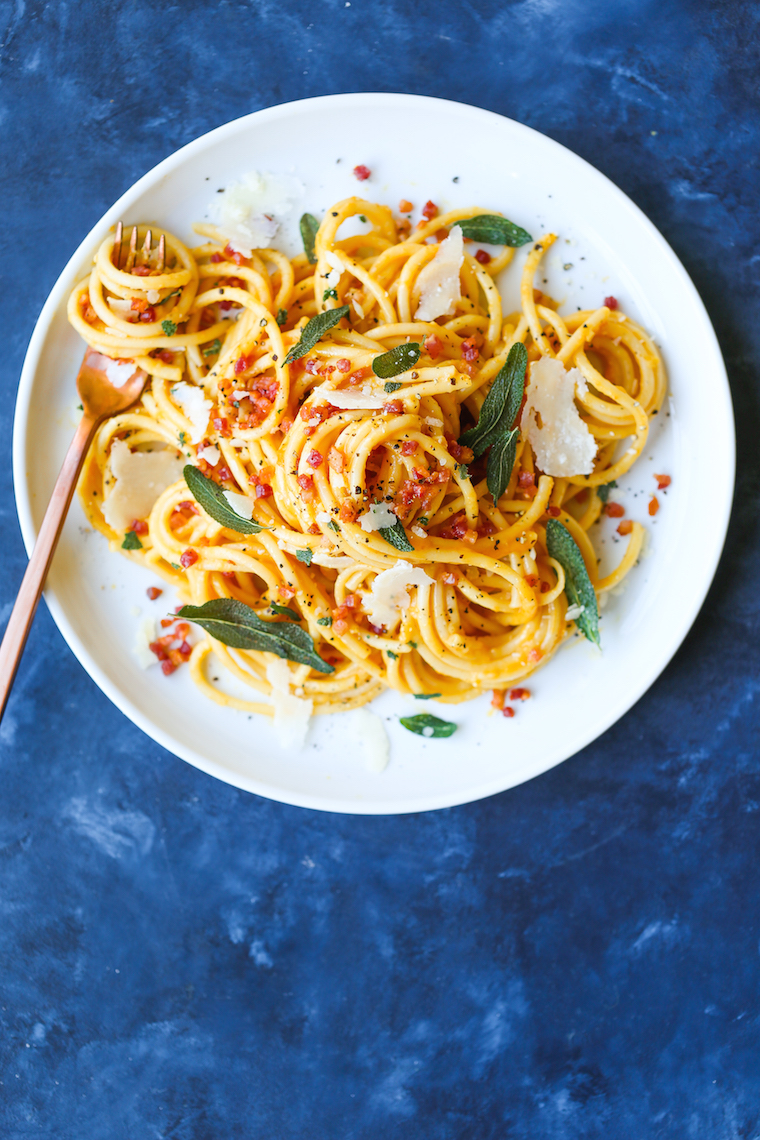 Butternut Squash Carbonara - If you love carbonara, you will love this! It is amazingly creamy and loaded with crispy pancetta and fried sage leaves!