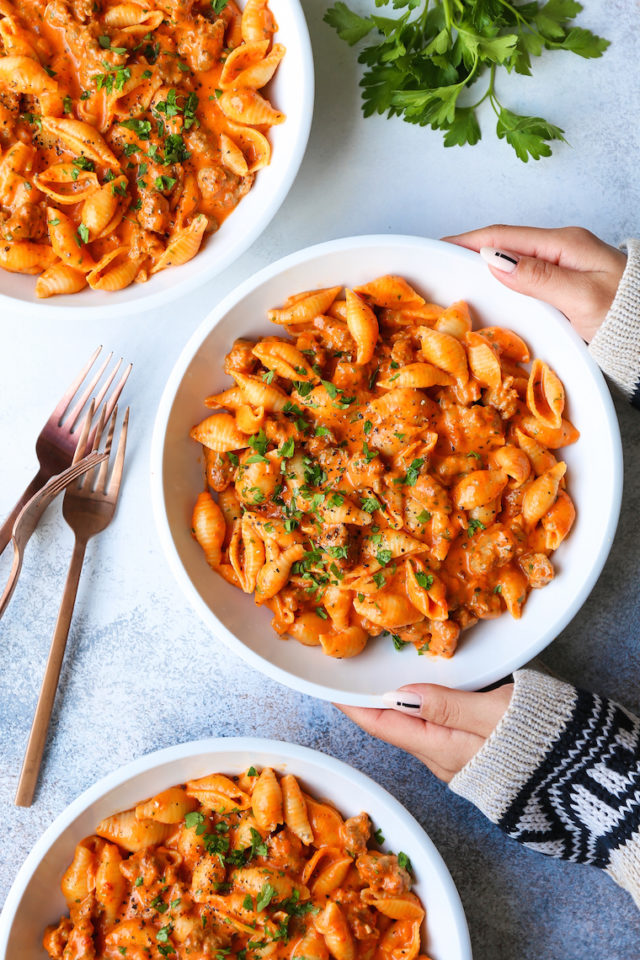 Creamy Red Pepper Shell Pasta - Damn Delicious