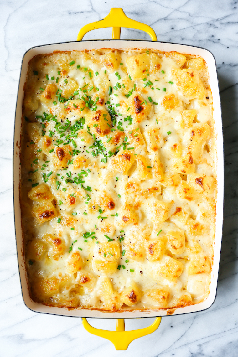 Creamy Potato Gratin - Guaranteed to be everyone's favorite side dish, for dinners or holidays! So amazingly rich, creamy, buttery and completely addictive!