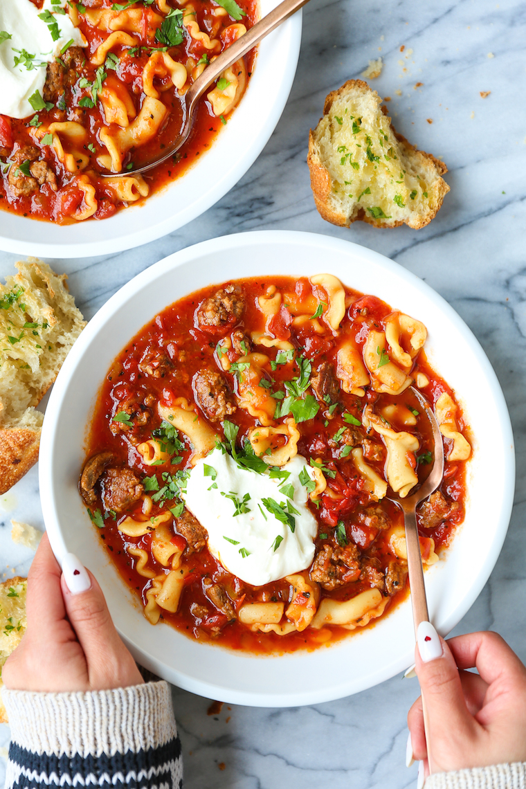 Slow Cooker Lasagna Soup - All the best flavors of lasagna made right into a soup! Made so effortlessly right in your crockpot. Simply set and forget! EASY!