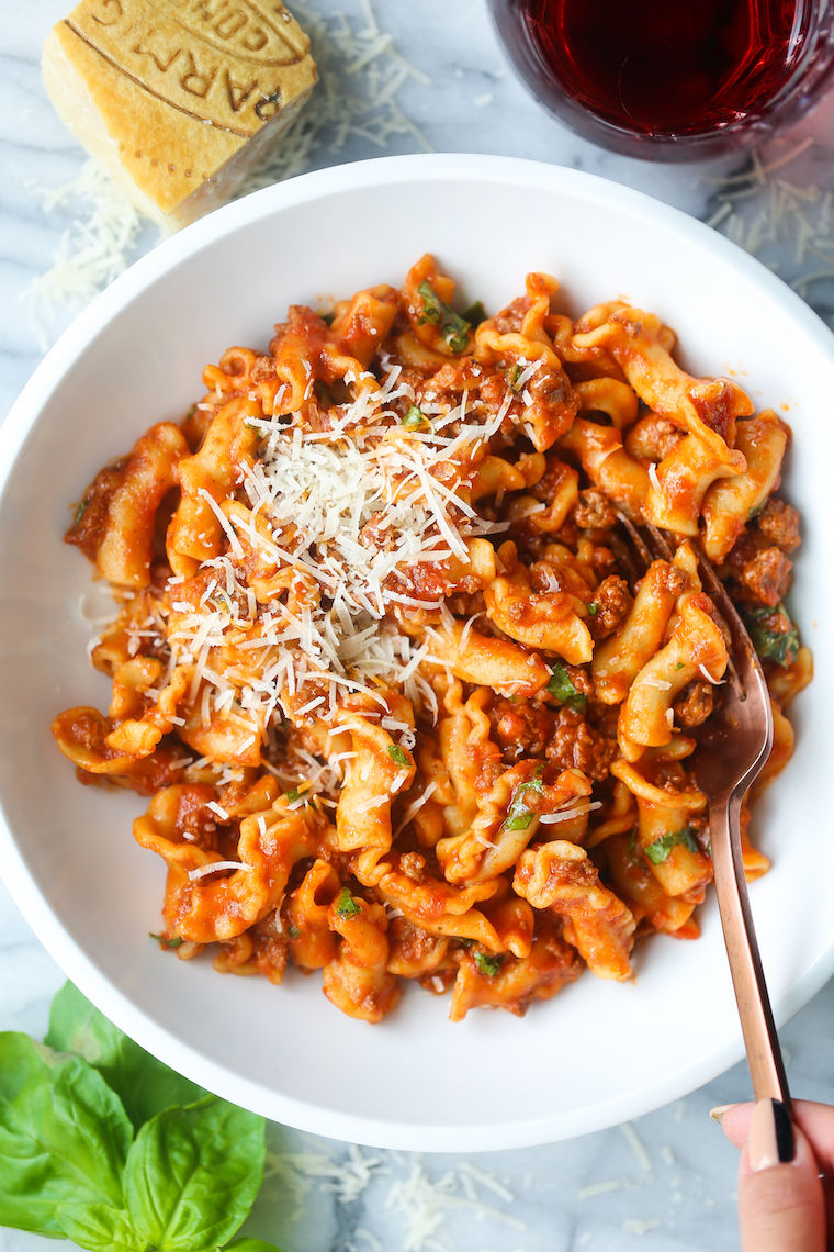 Instant Pot Ground Beef and Pasta - So stinking easy and budget-friendly! The perfect ONE POT meal with a hearty meat sauce. Only 5 min in the Instant Pot!