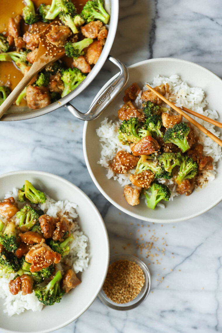 Chicken and Broccoli Stir Fry - The easiest stir-fry you will ever make! With the juiciest, tender chicken bites and sneaked in veggies!