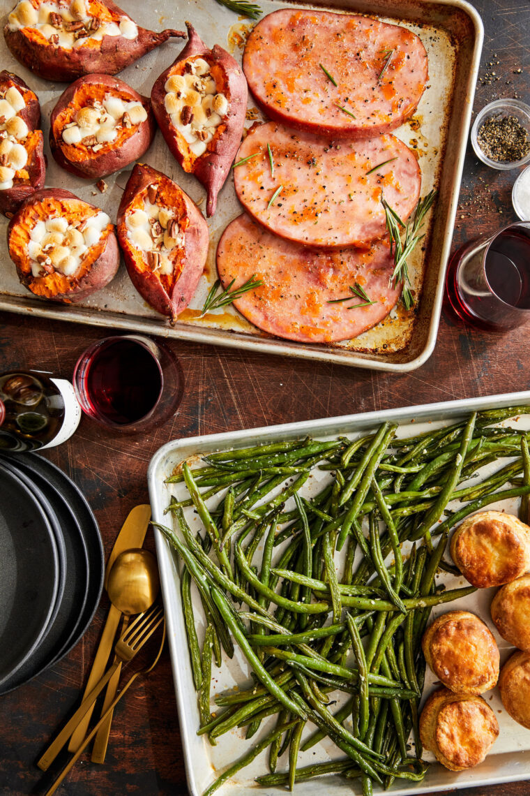 Sheet Pan Holiday Dinner - The easiest ham dinner ever (sides included!). And everything is baked on 2 sheet pans in 45 min, start to finish!