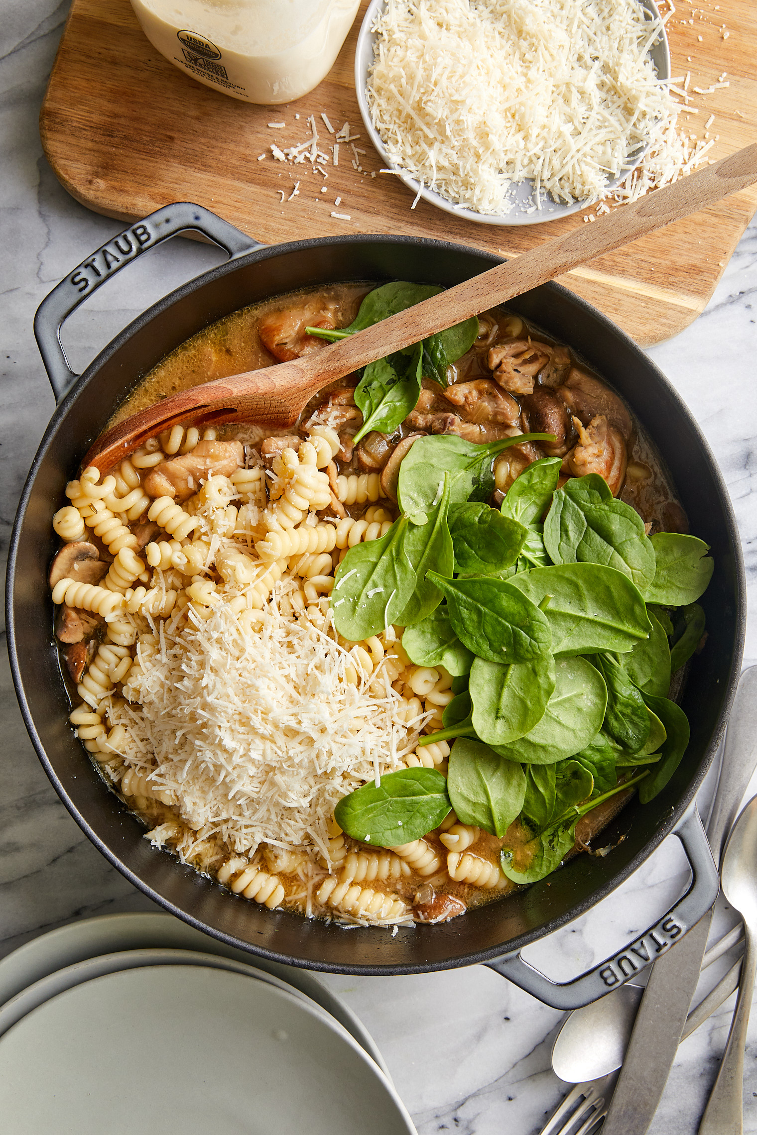 One Pot Creamy Chicken and Mushroom Pasta - Image 4
