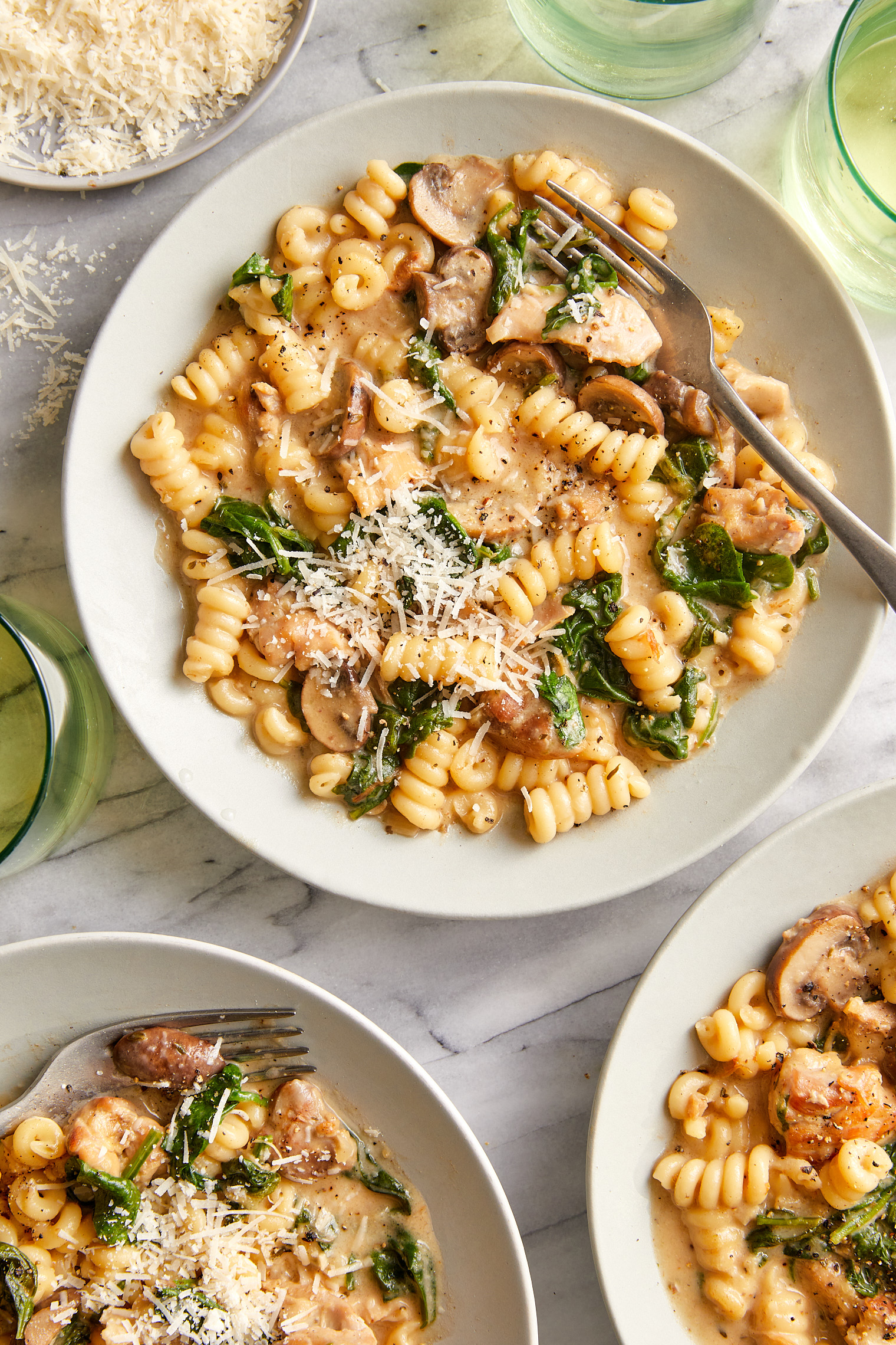 One Pot Creamy Chicken and Mushroom Pasta - Image 5